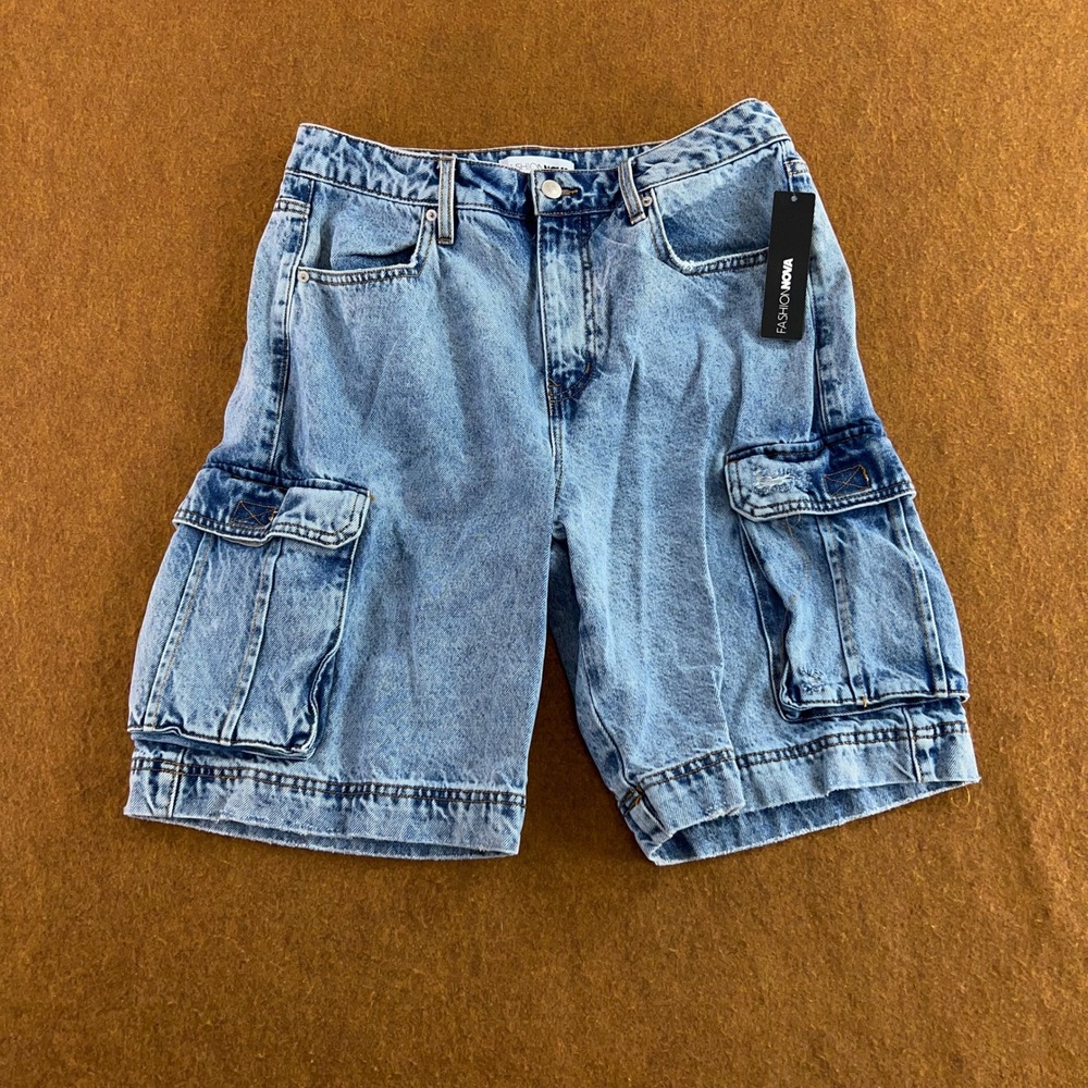 Fashion Nova Juniors 11 Light Wash Cargo Bermuda Denim Shorts NWT